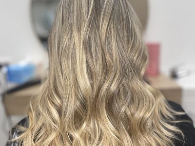 busy-and-beautiful-hairdressing-salon-that-has-consistently-grown-over-the-years-7