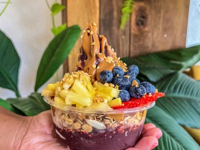 established-acai-bar-port-douglas-fully-fitted-motivated-sale-6