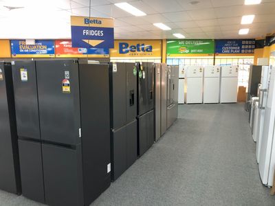 own-a-thriving-business-in-beautiful-lakes-entrance-3