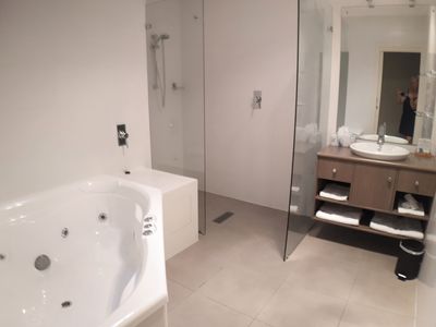 great-cash-flow-amp-long-lease-lifestyle-accommodation-business-in-wine-2