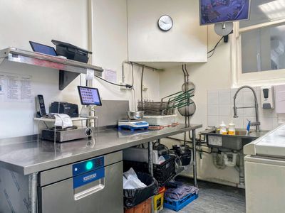 profitable-seafood-amp-takeaway-business-with-attached-renovated-residence-6