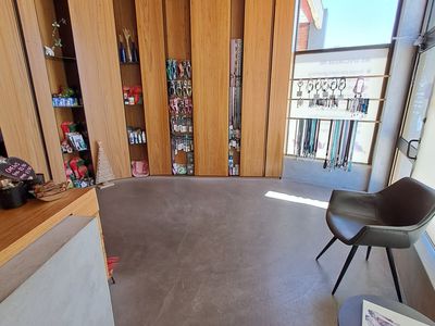 long-established-thriving-pet-grooming-salon-in-a-prime-location-2