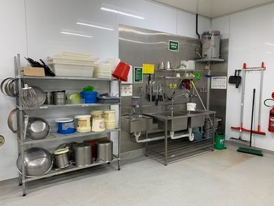 the-cheesecake-shop-orange-nsw-prime-business-opportunity-on-high-6
