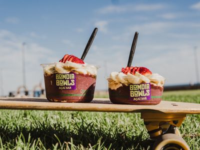 iconic-acai-bowl-bar-by-the-beach-loyal-following-proven-success-1