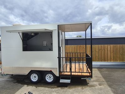 mobile-food-trucks-and-portables-manufacturer-50-r-o-i-3