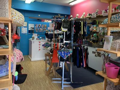 dog-grooming-salon-and-pet-boutique-8