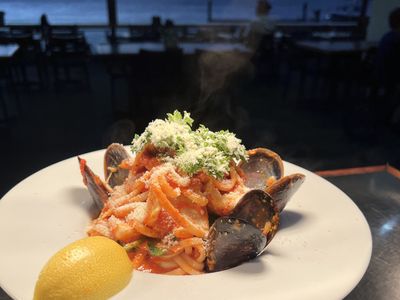 waterfront-long-standing-modern-restaurant-0