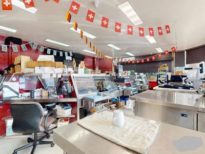 quot-walk-in-walk-out-quot-family-owned-delicences-retail-amp-manufacture-2