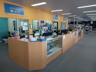 own-a-thriving-business-in-beautiful-lakes-entrance-6