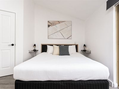 iconic-award-winning-hotel-and-function-centre-for-sale-5