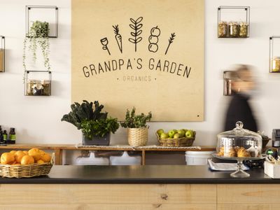 thriving-organic-supermarket-health-store-apothecary-amp-wellness-hub-1