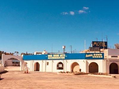 radekas-downunder-motel-0