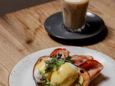 raincheck-lounge-established-north-hobart-caf-233-20-years-trading-4