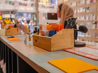 thriving-mobile-repair-amp-accessories-business-in-prime-rundle-mall-location-9