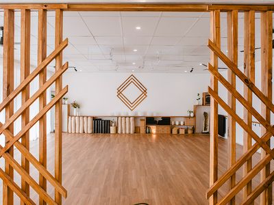 turnkey-yoga-studio-in-prime-coastal-location-ready-to-flow-0