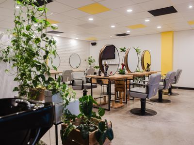 established-turnkey-boutique-hair-salon-in-prime-darwin-location-0