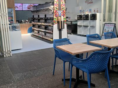 fully-fitted-self-serve-dessert-bar-independent-business-0