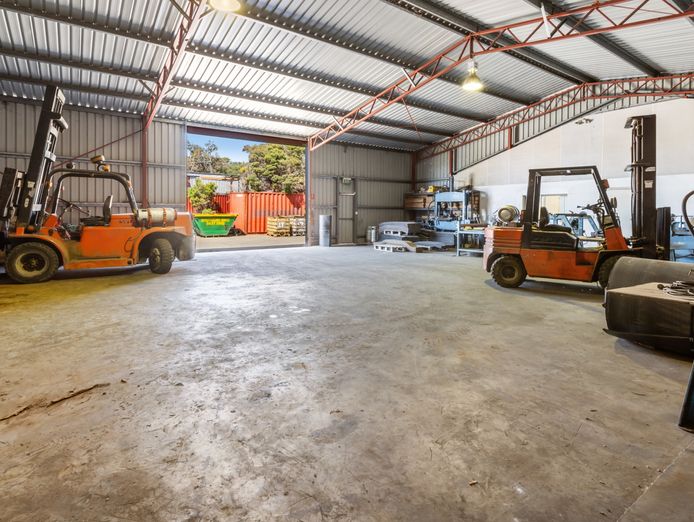 owner-wants-to-retire-this-is-your-opportunity-2