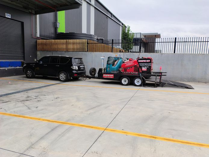 warehouse-sweeping-and-scrubbing-2