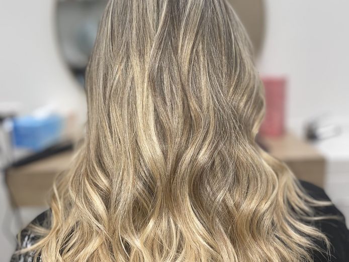 busy-and-beautiful-hairdressing-salon-that-has-consistently-grown-over-the-years-7