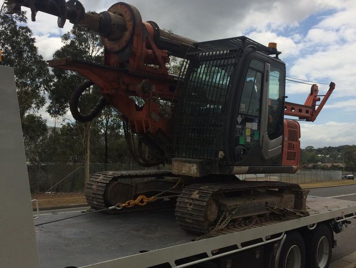 machinery-amp-constructions-gear-tilt-tray-service-2
