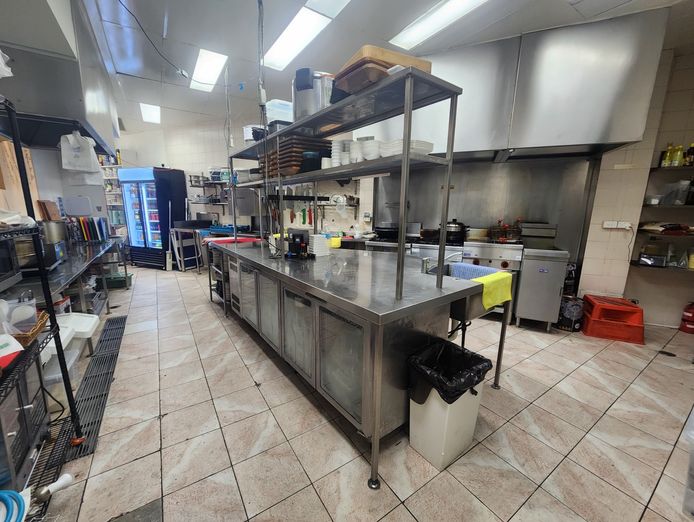 established-restaurant-business-strong-turnover-amp-further-growth-0