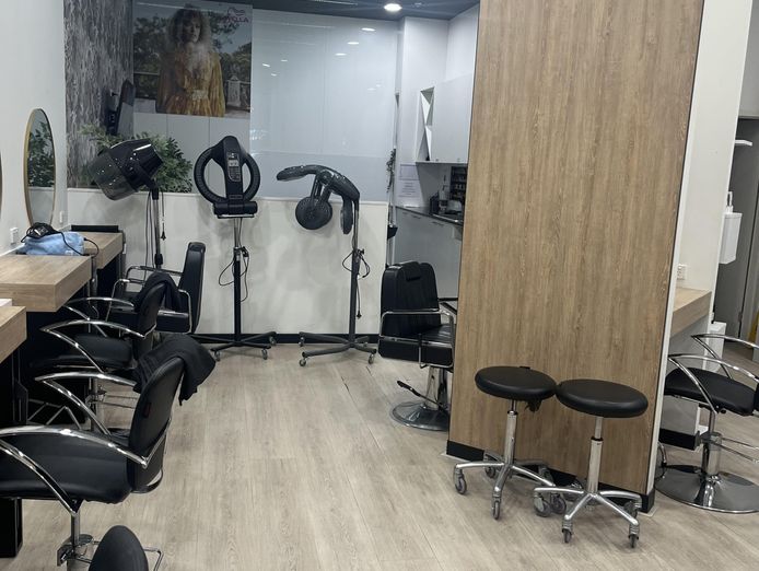 classix-hair-salon-busy-and-beautiful-turnkey-businesses-for-sale-5
