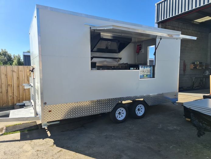 mobile-food-trucks-and-portables-manufacturer-50-r-o-i-5