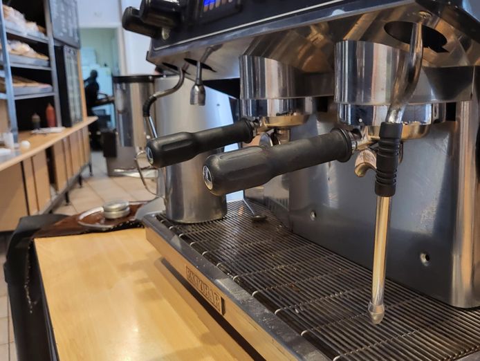 popular-caf-233-amp-bakery-in-stirling-adelaide-hills-8