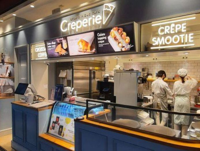 fully-fitted-dessert-kiosk-opportunity-prime-shopping-centre-location-3
