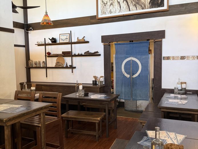 business-for-sale-japanese-izakaya-in-byron-bay-with-shared-ramen-1