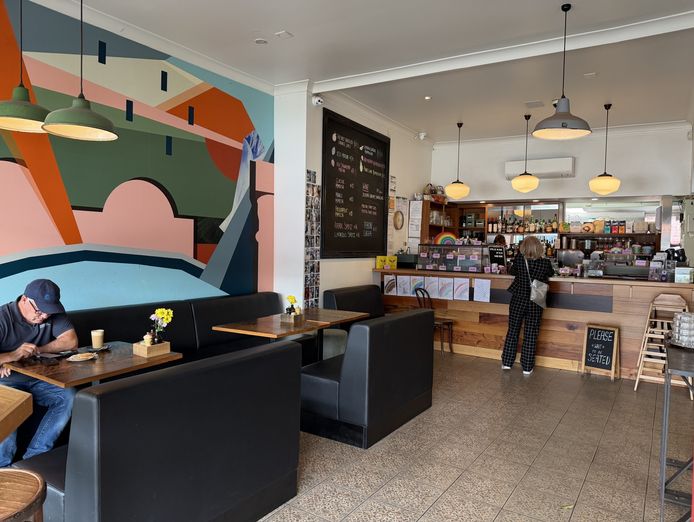 raincheck-lounge-established-north-hobart-caf-233-20-years-trading-2