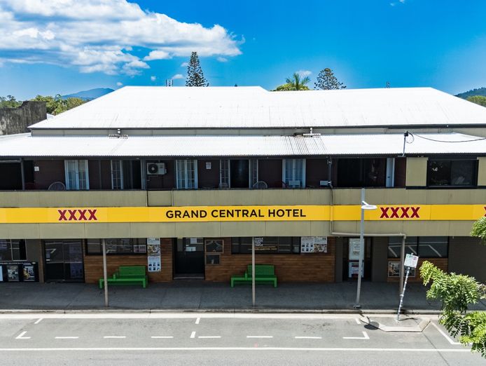 grand-central-hotel-proserpine-0