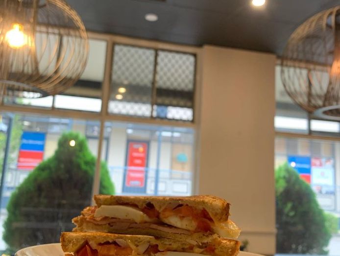 popular-caf-233-amp-bakery-in-stirling-adelaide-hills-6