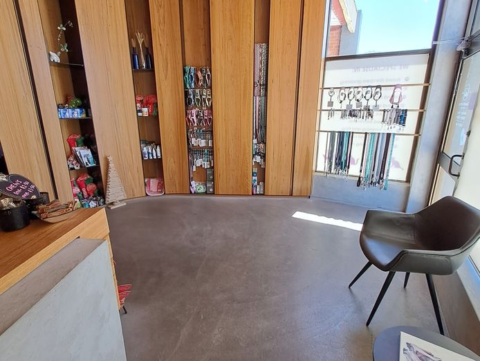 long-established-thriving-pet-grooming-salon-in-a-prime-location-2