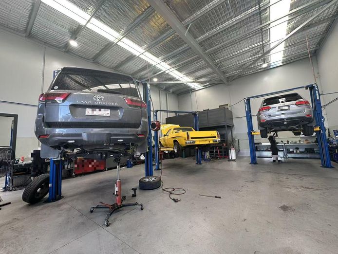 automotive-mechanical-repair-amp-maintenance-workshop-0