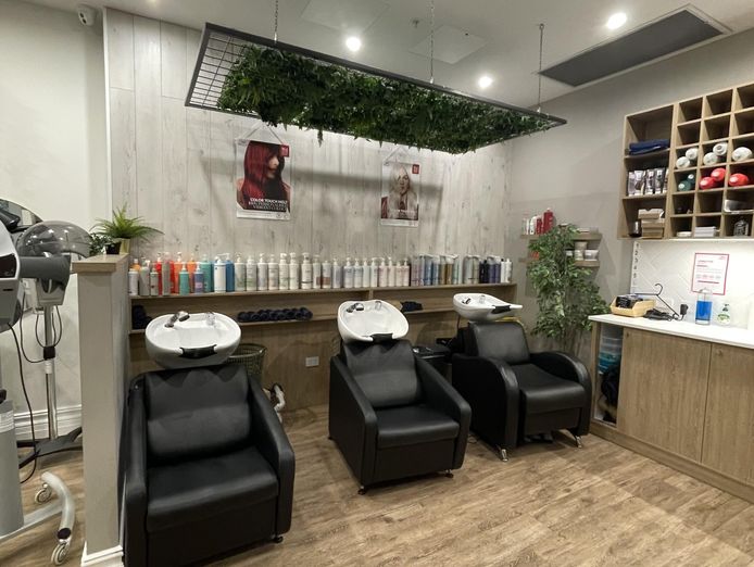 busy-and-beautiful-hairdressing-salon-that-has-consistently-grown-over-the-years-4