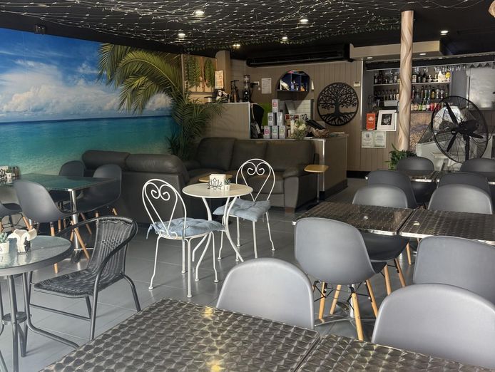 ready-to-operate-restaurant-in-a-busy-beach-town-3