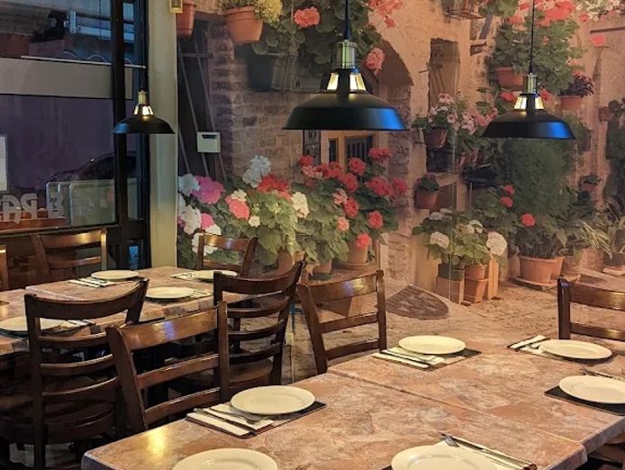 33-year-legendary-italian-pizza-restaurant-amp-takeaway-gold-coast-0