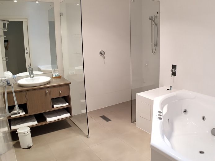 great-cash-flow-amp-long-lease-lifestyle-accommodation-business-in-wine-9
