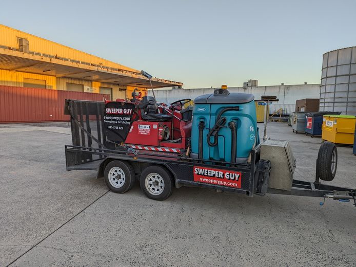 warehouse-sweeping-and-scrubbing-1