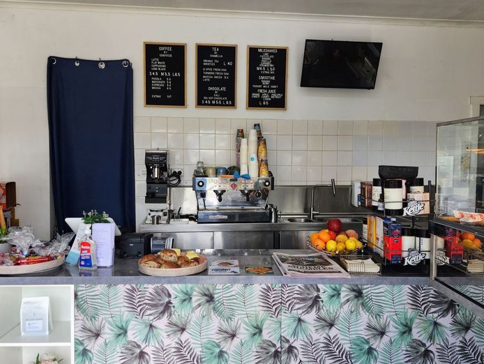 profitable-seafood-amp-takeaway-business-with-attached-renovated-residence-1