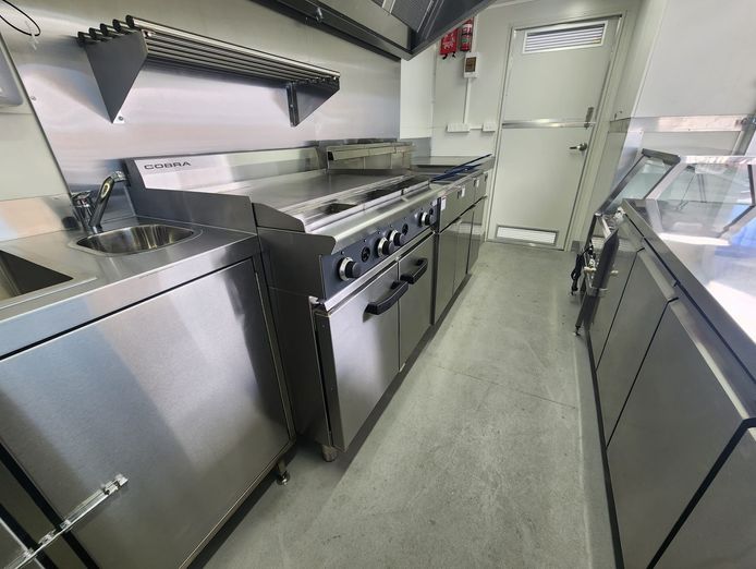 mobile-food-trucks-and-portables-manufacturer-50-r-o-i-6