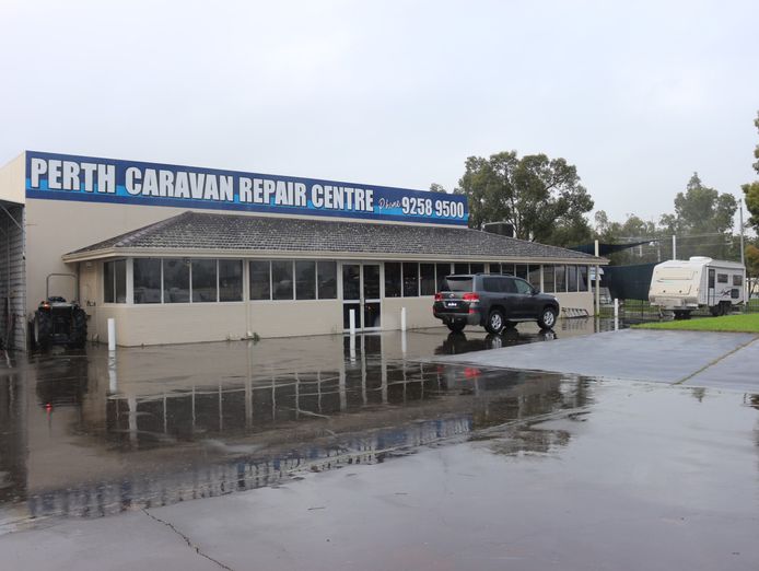 perth-caravan-repair-centre-1