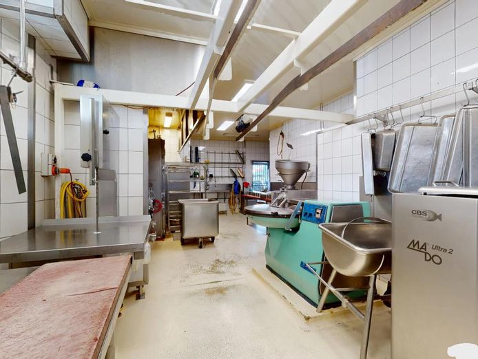 quot-walk-in-walk-out-quot-family-owned-delicences-retail-amp-manufacture-0
