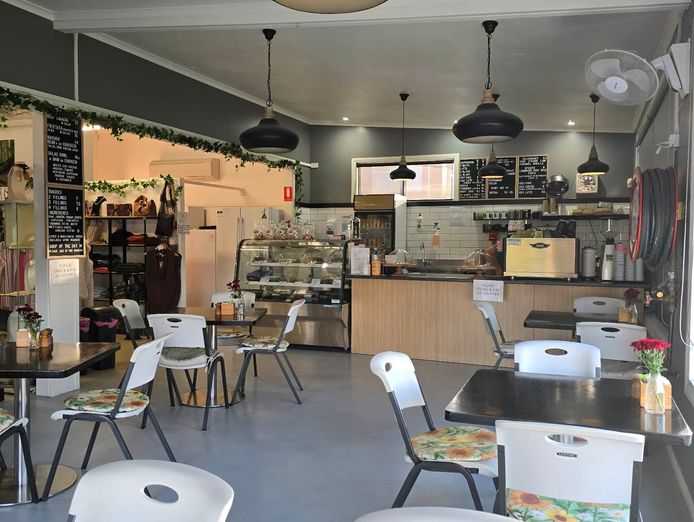 exceptional-cafe-amp-lifestyle-store-in-seaside-location-5