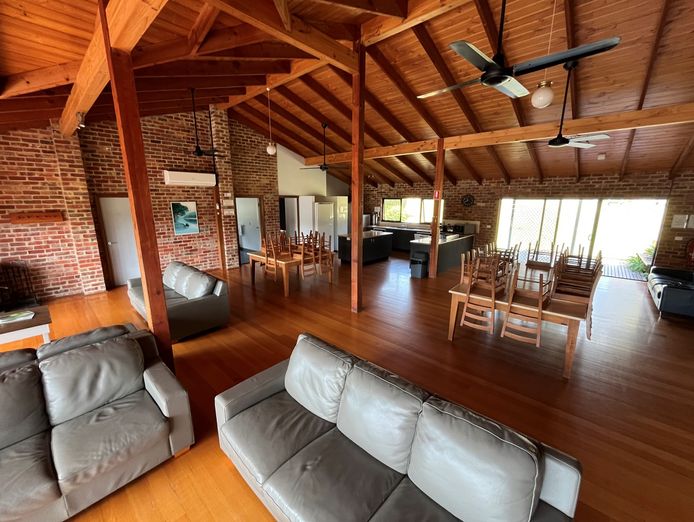 premier-coastal-lifestyle-property-plus-income-9
