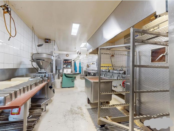 quot-walk-in-walk-out-quot-family-owned-delicences-retail-amp-manufacture-1