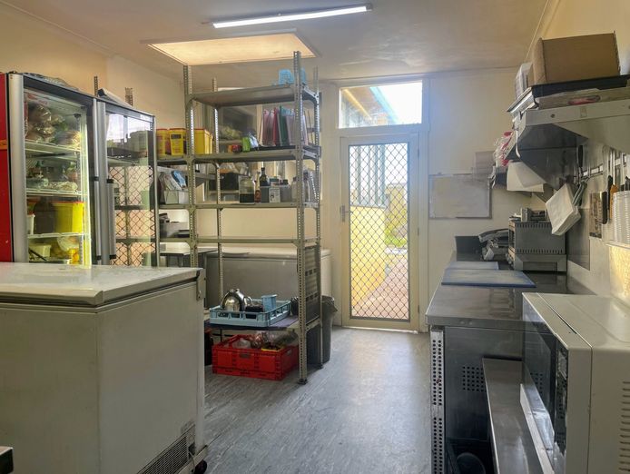 profitable-seafood-amp-takeaway-business-with-attached-renovated-residence-9