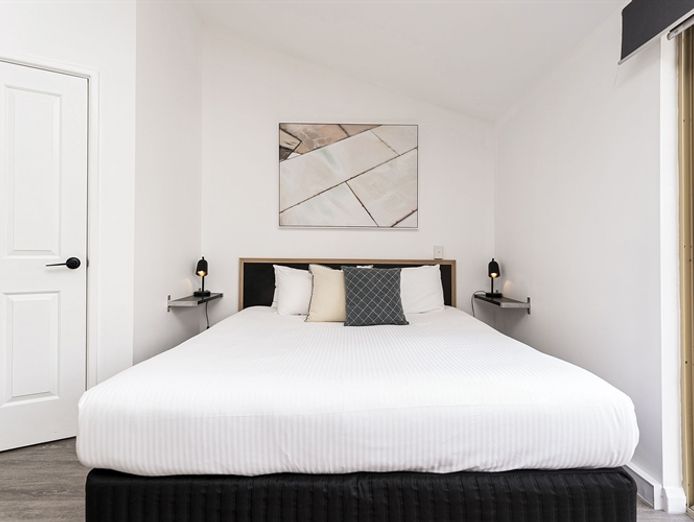 iconic-award-winning-hotel-and-function-centre-for-sale-5
